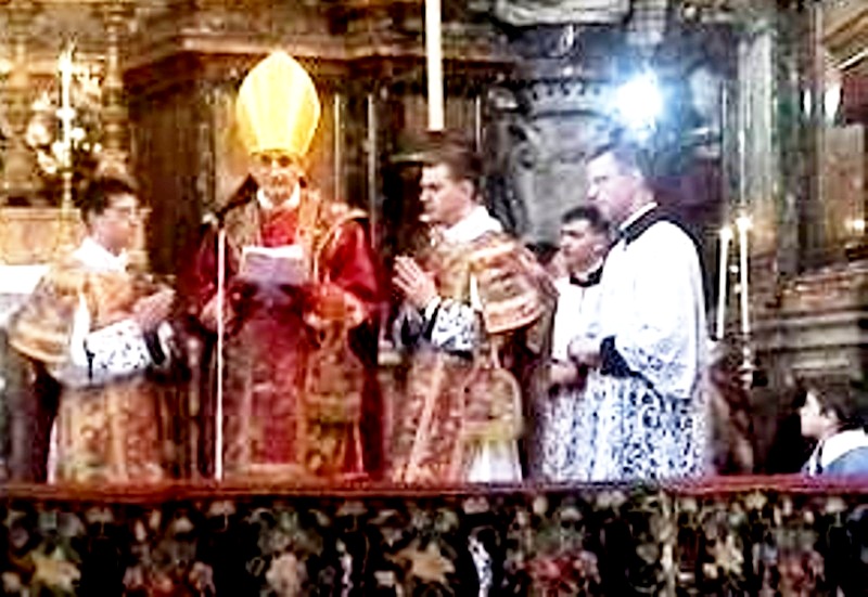 Pontificale di mons. M. M. Zuppi l'8 giugno 2014 a Gesù e Maria, Roma 2